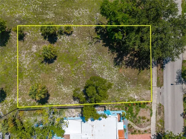 2269 Katherine St, Fort Myers, FL 33901
