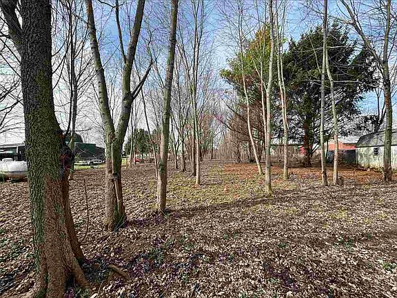 2nd image of 1722 N Jacksonburg Rd