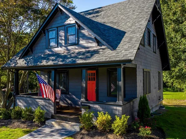 61 Metacomet Ave, Swansea, MA 02777