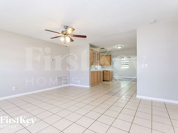 2nd image of 1389 Meadowbrook Dr