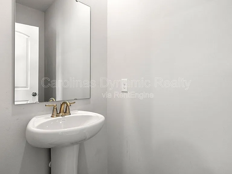 6985 Waterstone Dr — Photo 16