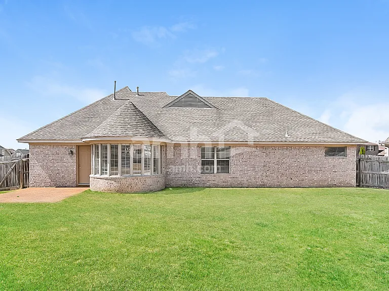 5216 Rockyford Ln — Photo 17
