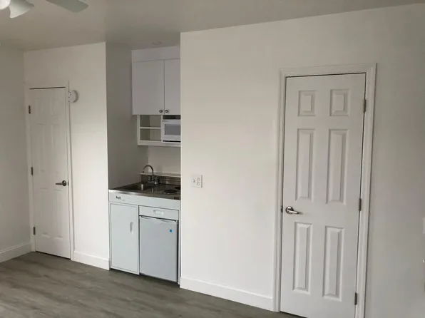 4451 NE 20th Ave, Oakland Park, FL