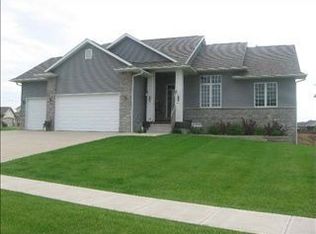 2181 Glen Oaks Rdg, Coralville, IA 52241