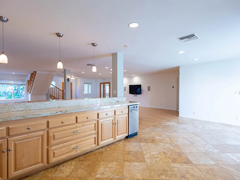 4539 Mammoth Ave — Photo 12