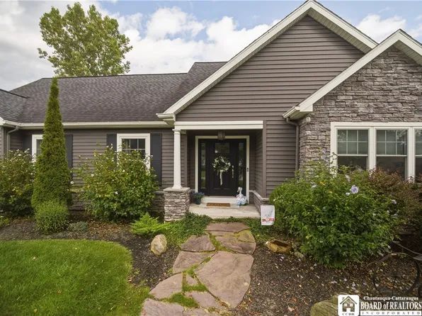 2884 Bentley Ave, Jamestown, NY 14701