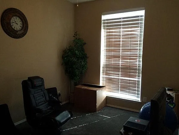 1323 Salinas Dr — Photo 3