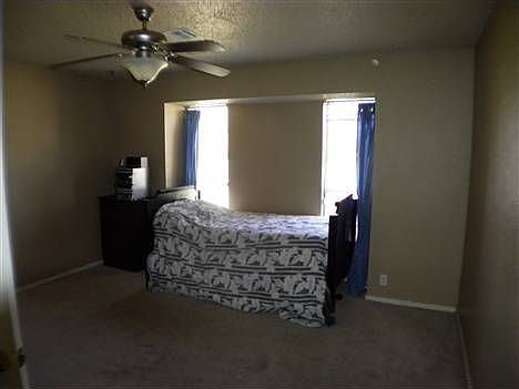 4th image of 11124 NW 109th St