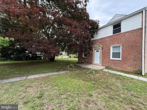 175 Riverview Dr, New Castle, DE 19720