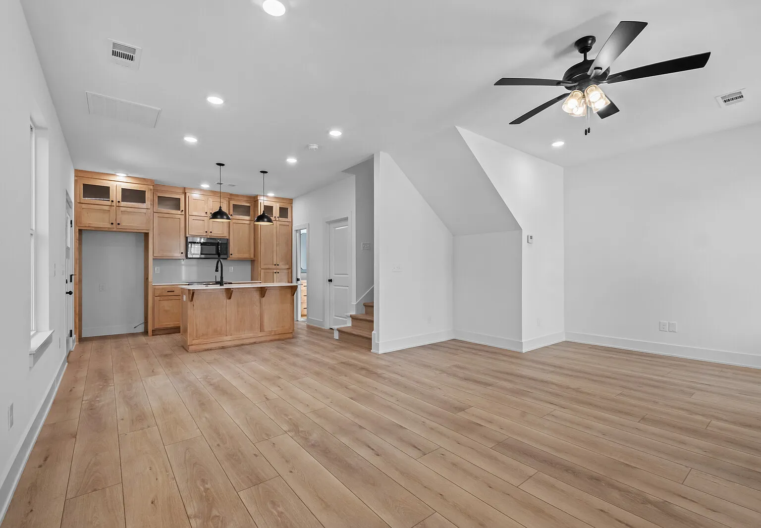2 bed, 2.5 bath, 1188 sqft, $1,750 — Photo 3
