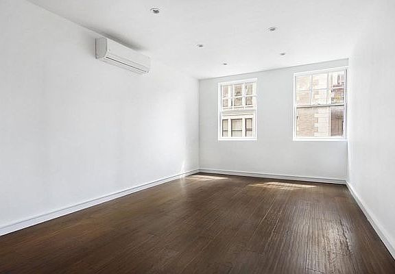 3rd image of 123 E 18th St