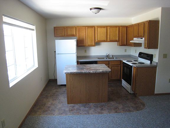 2nd image of 1009 Grant Ave APT 8