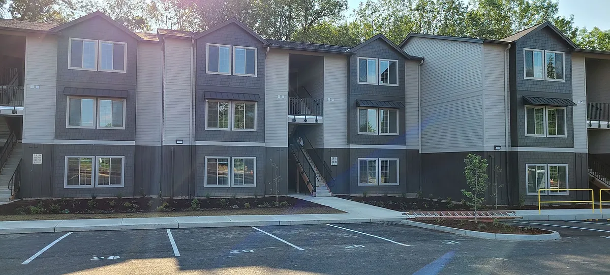 Building Photo - Meadow Brook Villas