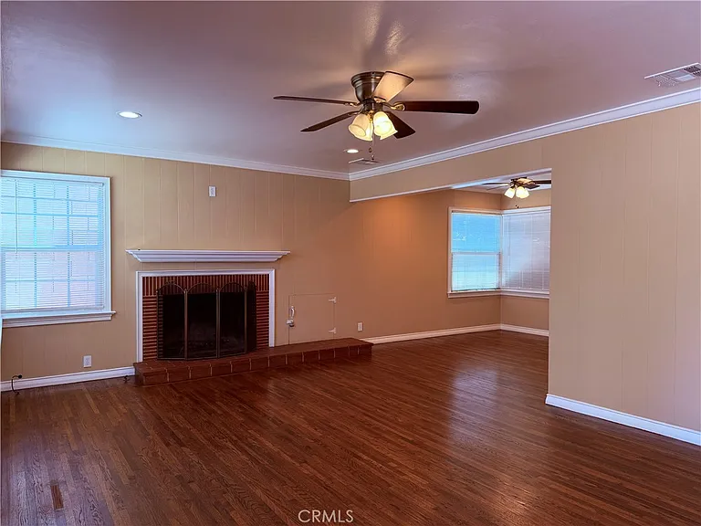 1447 S Valley Center Ave — Photo 4