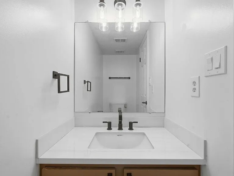 18106 Windsor Hill Dr — Photo 10