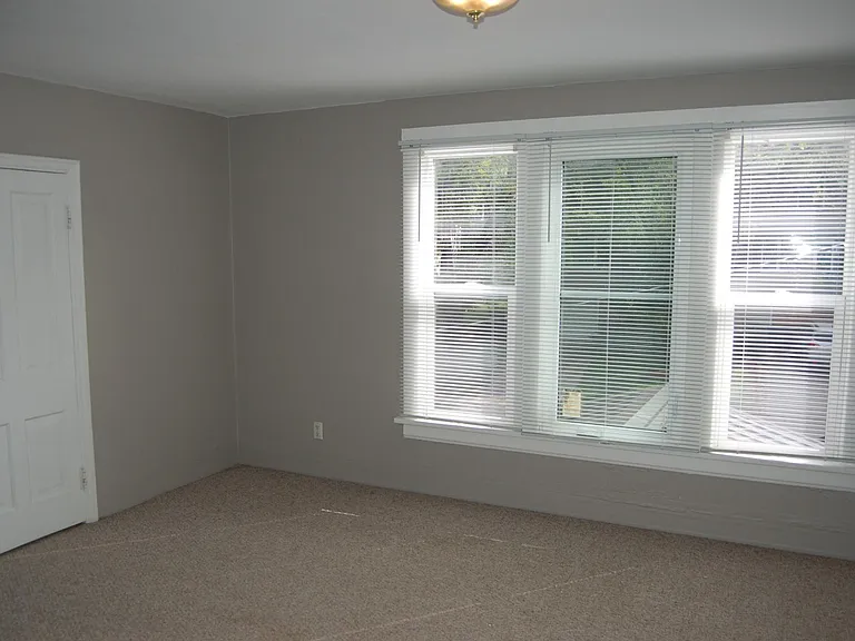 909 N Governor St — Photo 13