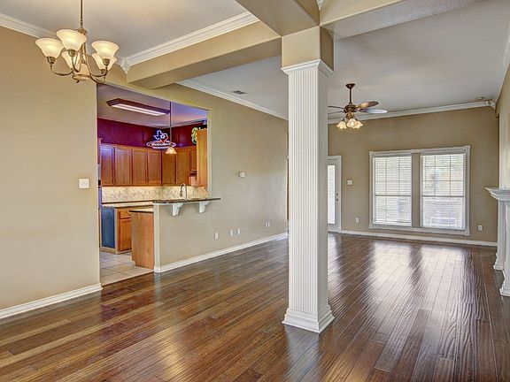 4th image of 6902 Vineyard Dr