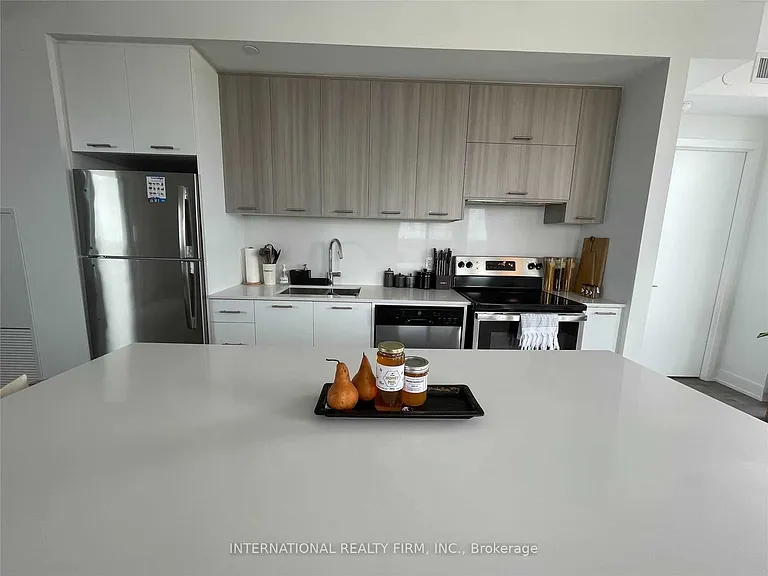 180 Veterans Dr #303 — Photo 22