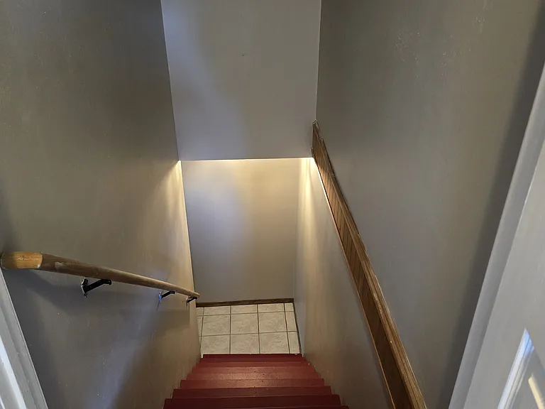 1043 Eastview Cir — Photo 5