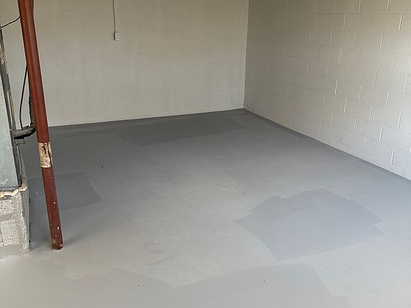 4th image of 657 Chesterfield Cir