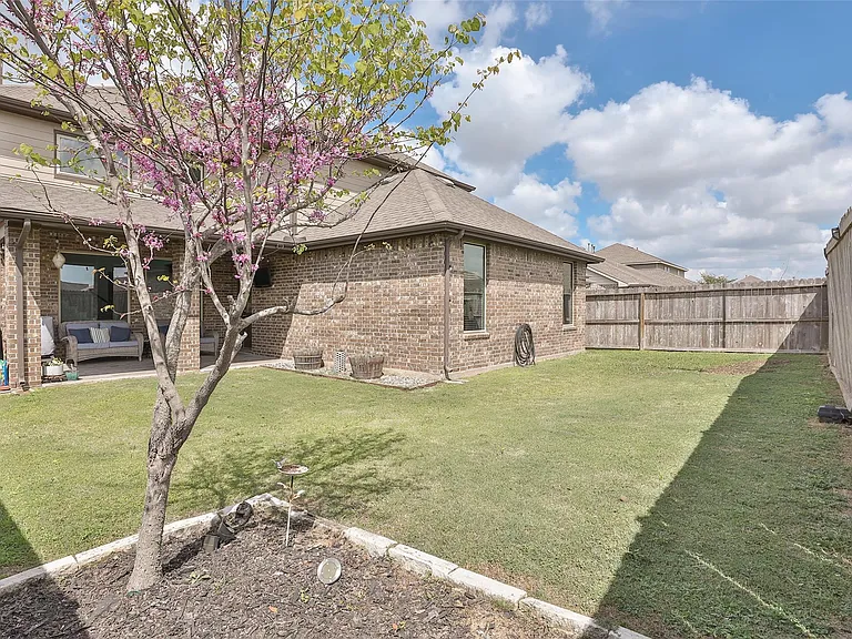 2810 Bluesage Bluff Dr — Photo 36