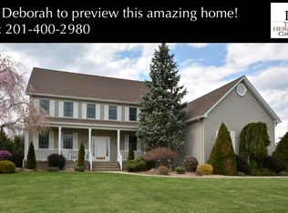 11 Fieldcrest Rd, Chester, NJ 07930