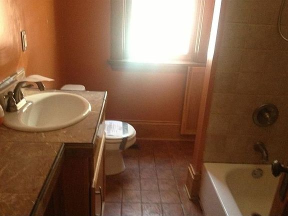 3rd image of 4023 McGee St