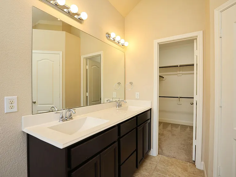 147 W Wading Pond Cir — Photo 24