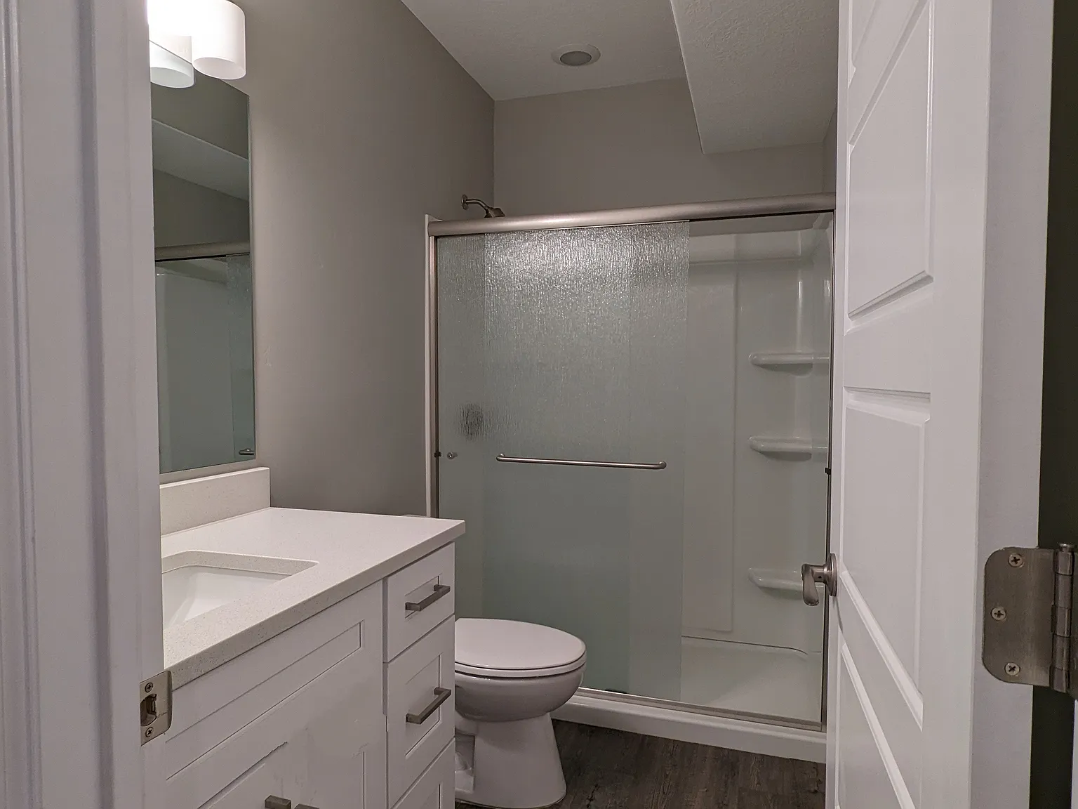 3 bed, 1300 sqft, $1,999 — Photo 4