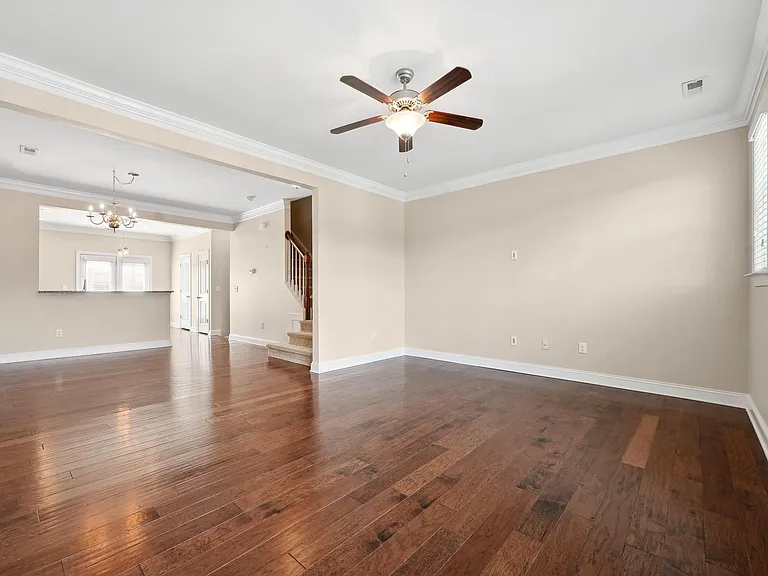 1359 Town Home Dr — Photo 7