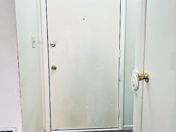 2nd image of 903 Windwood Dr APT C
