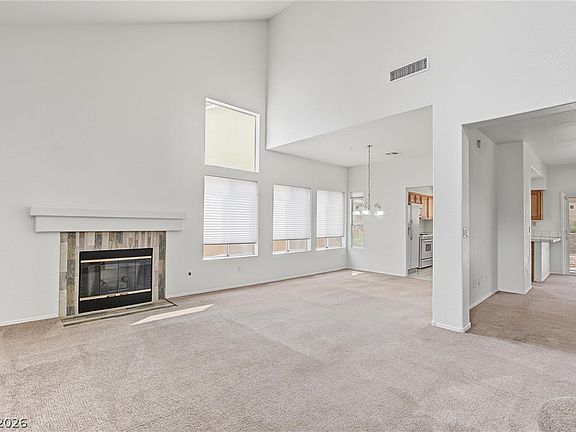 4th image of 2909 Sarina Ave