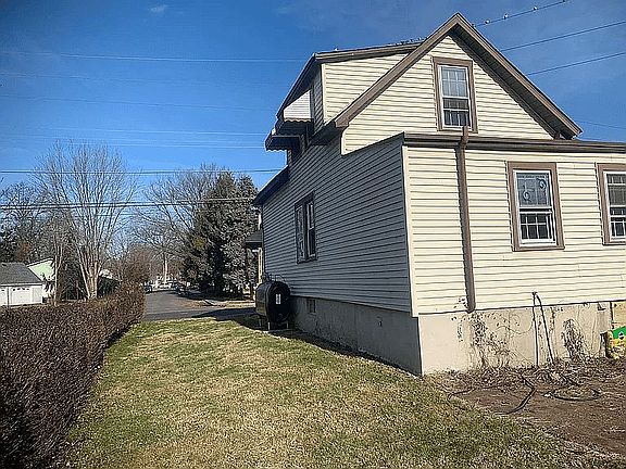 3rd image of 111 Melvin Ave