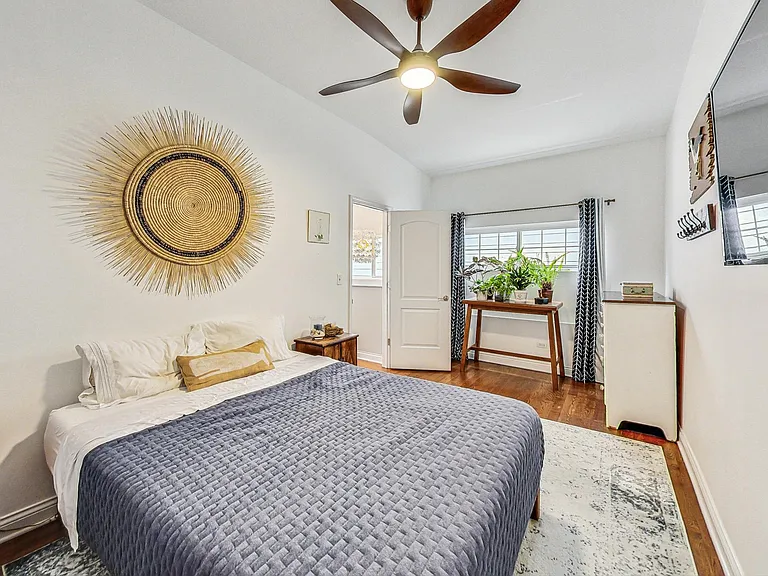 1818 W Superior St #2R — Photo 24