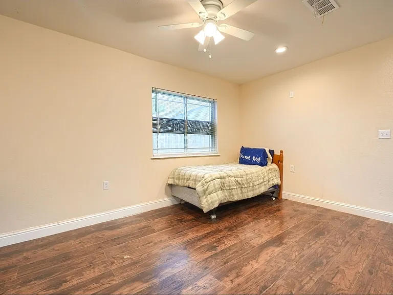 1273 Valencia Ln — Photo 18