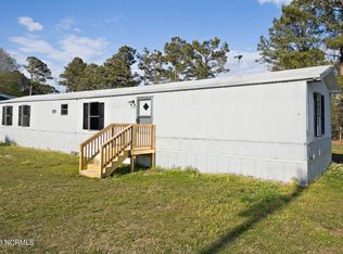 212 E Southwinds Dr, Newport, NC 28570