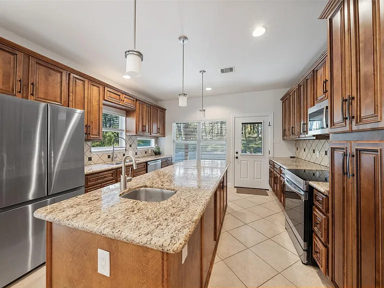 110 Lords Cir — Photo 10