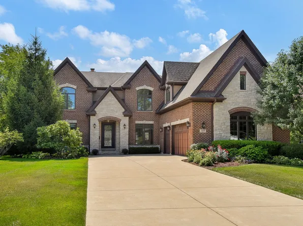 704 Countryside Dr, Wheaton, IL 60187