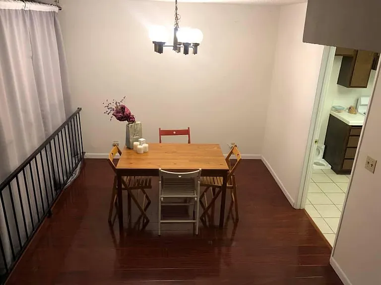 927 W College St #2 — Photo 13