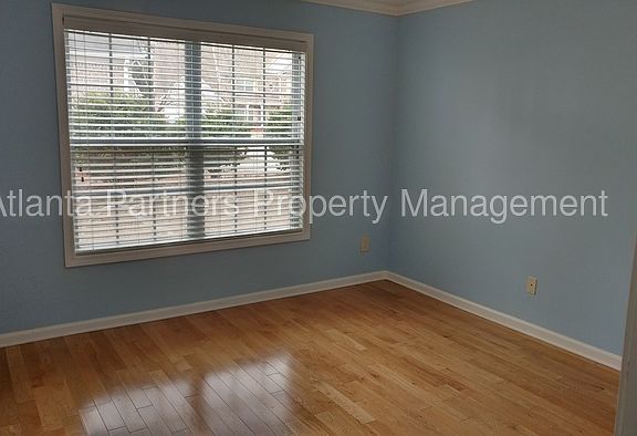 5th image of 1719 Cooper Lakes Dr