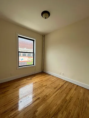 Rented by EXR | media 33