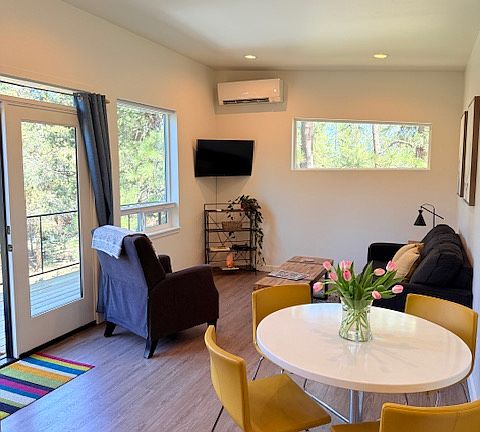 2nd image of 61554 Oakwood Pl #2