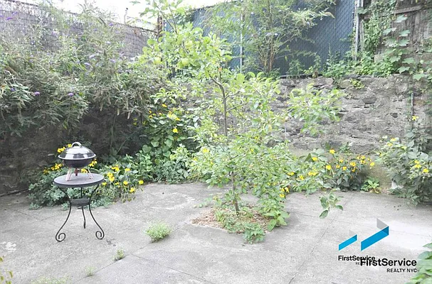 Rented by FirstService Realty (legacy) | media 61