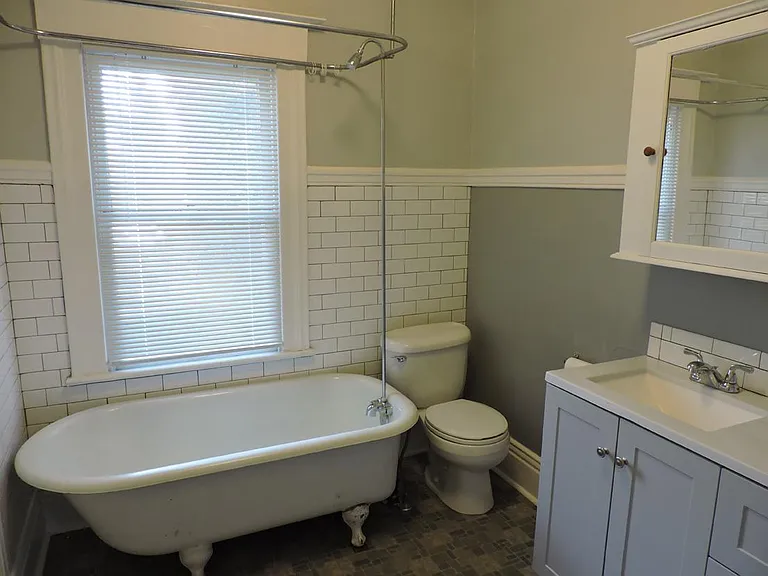 1421 G St #4 — Photo 16