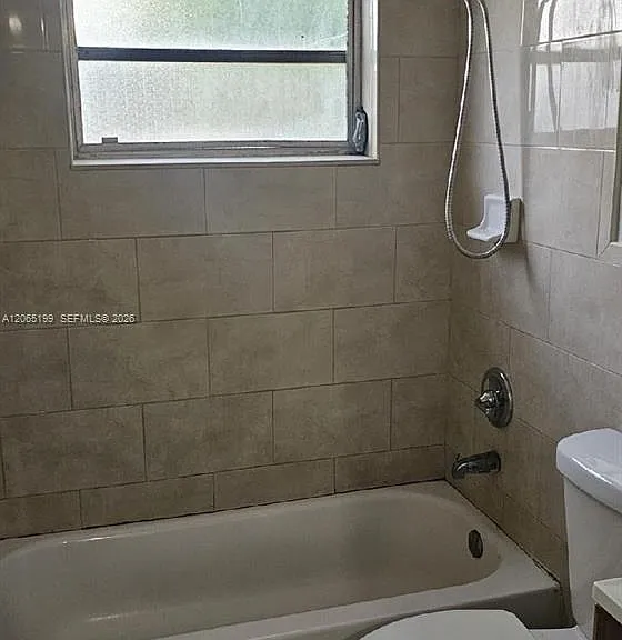 6012 SW 33rd St #103 — Photo 9