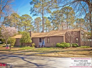 29 Pine Cone Dr, Hampton, VA 23669