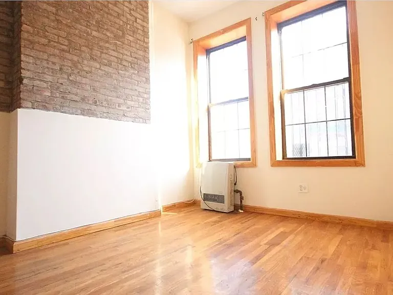 291 Cornelia St #1L — Photo 6