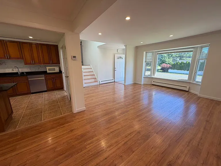 106 Robbins Ln — Photo 5