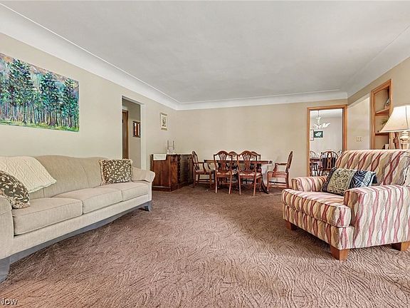 5th image of 7550 Beverly Dr