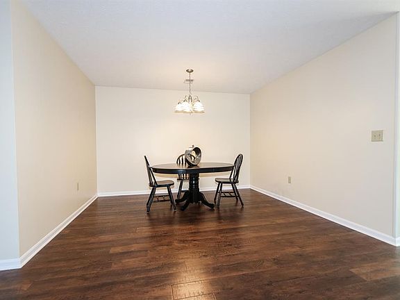 5th image of 310 Carrington Pl APT 209
